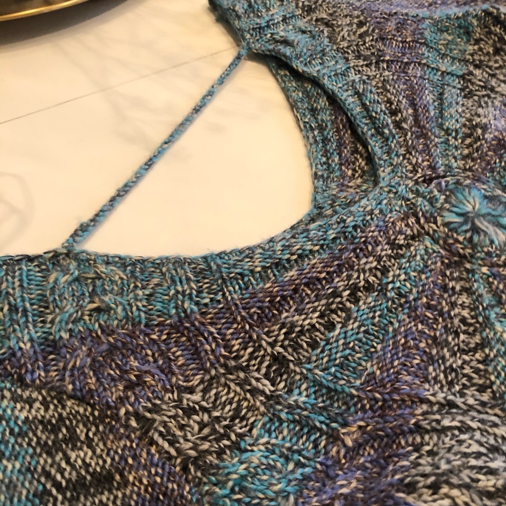 Free People knit crop sweater. Oversized. - Picture 4 of 8